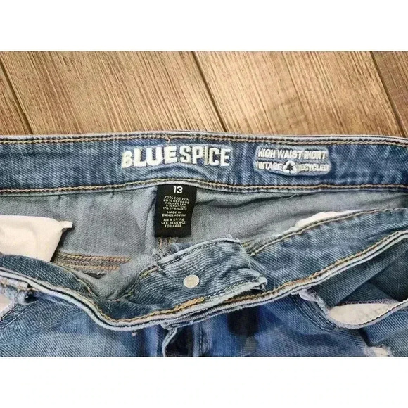 Blue Spice Jean Shorts Womens 13 (30 waist) High Waist Medium Wash Denim Distres - Picture 4 of 5